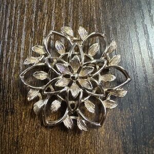 Vintage SARAH COVENTRY Gold Tone Flower Brooch Pin Statement Cocktail